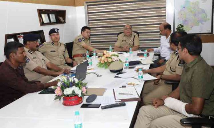 DGP Ravi Gupta reviews GHMC traffic with senior police officers