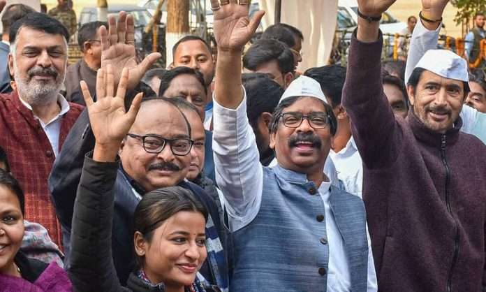 I reside in your hearts Says Jharkhand CM Hemant Soren