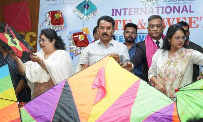 Make the International Kite Festival a success