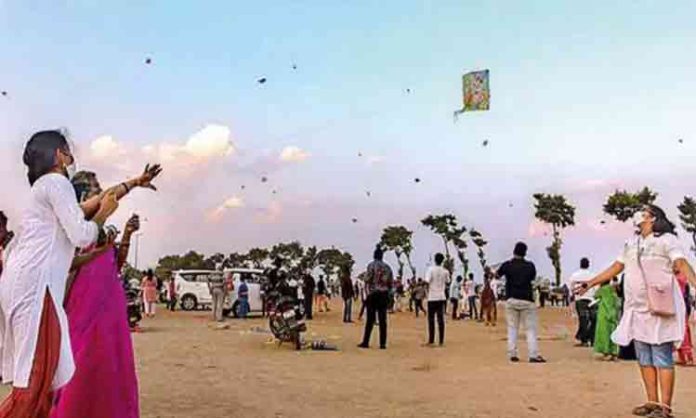 Stay away from power lines in kite contests