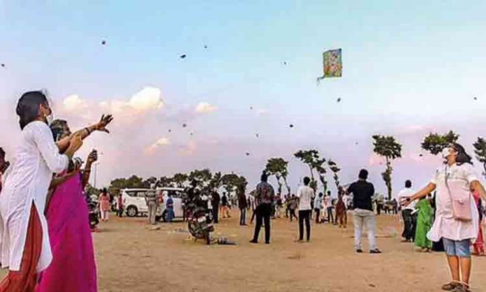 Stay away from power lines in kite contests