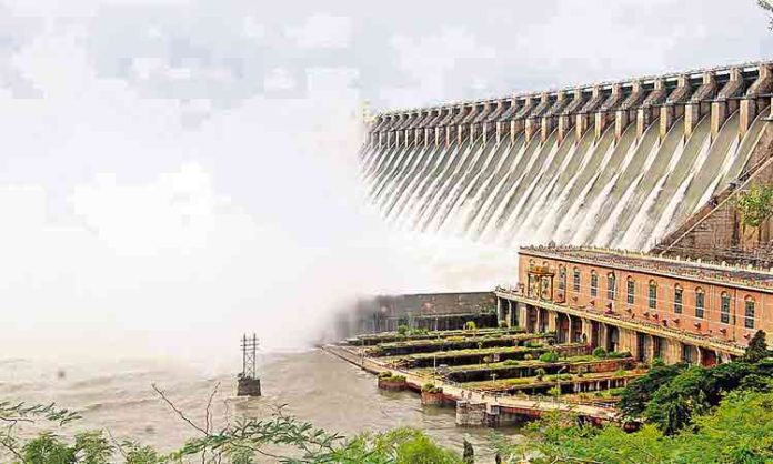 Can go onto dams if there is permission