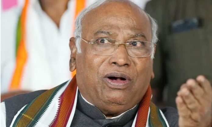 Mallikarjun Kharge Lays Down Bharat Jodo Nyay Yatra