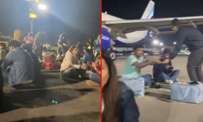 Passengers meals on airport tarmac