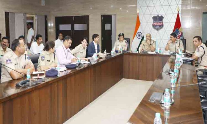 DGP Ravi Gupta reviewed the performance of State Level Safety Committee of Railways
