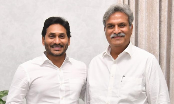 Vijayawada MP Keshineni Nani met CM Jagan Mohan Reddy