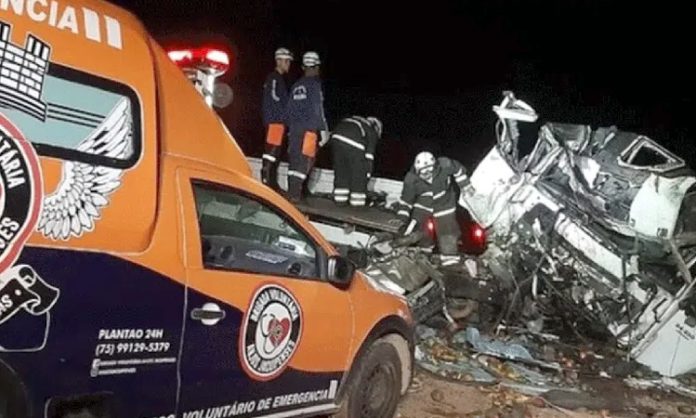 25 Killed after Tourist bus hit Truck in Brazil