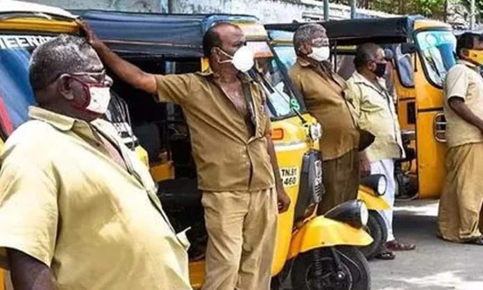 Auto drivers Mahadharna