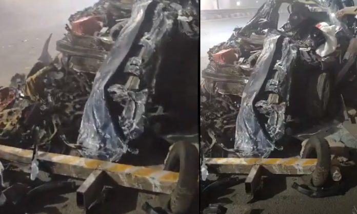 2 Delhi Police inspectors ends life after their car rammed into truck
