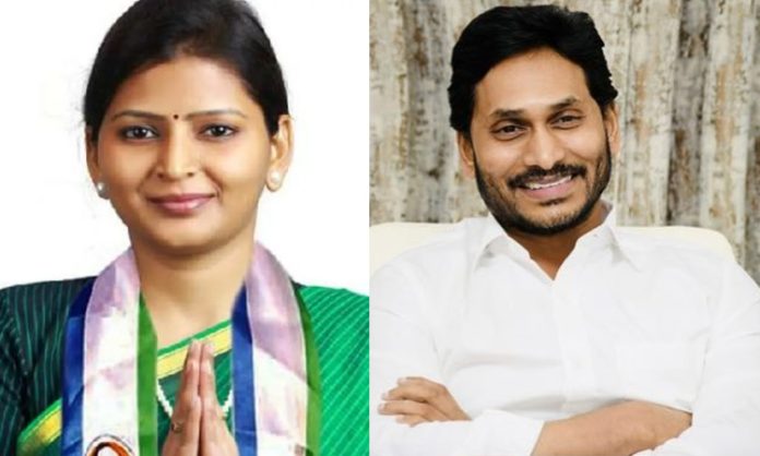 Jagan mohan reddy meet with padmavathi