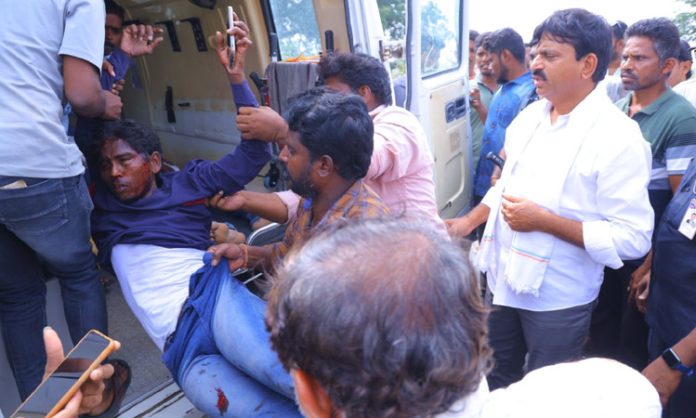 Ponguleti srinivas reddy help Injured persons