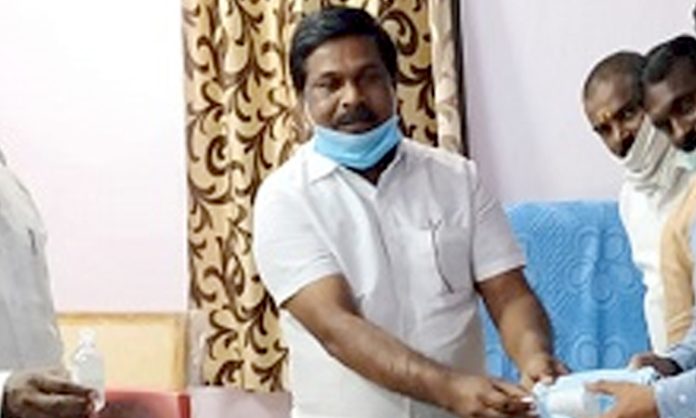 Achampet MLA Vamshi Krishna gave birth to a pregnant woman