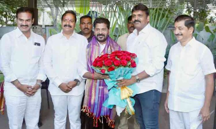 Former Mayor Bonthu Rammohan met Revanth Reddy politely