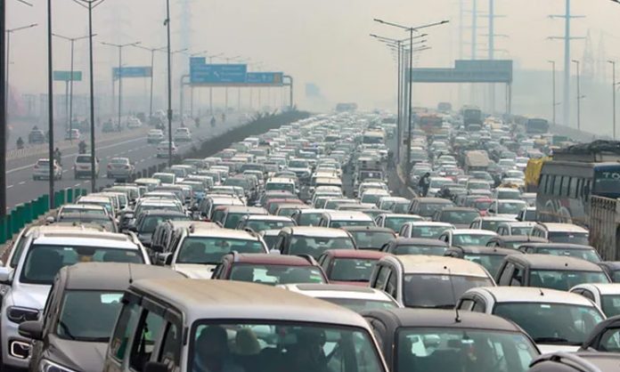 CJI takes note of traffic jams
