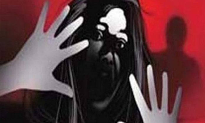 Father Strangled Teen Girl in uttar pradesh
