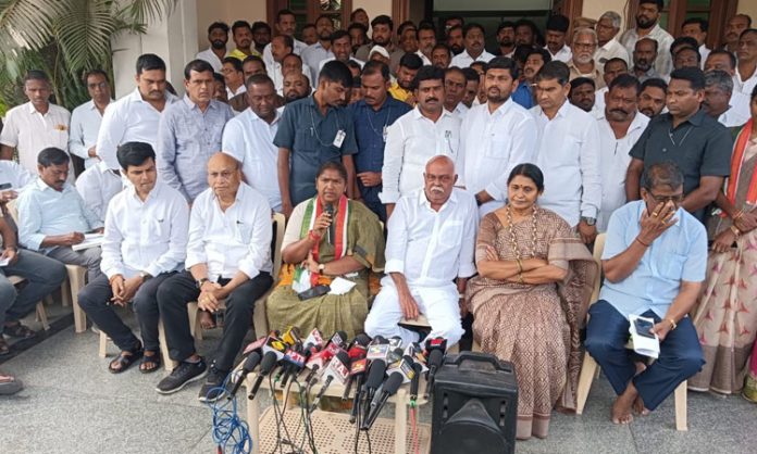 Make Indravelli Sabha success Says Minister Seethakka