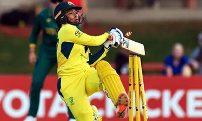 Australia W vs South Africa:Alana King Smashes bat on stumps