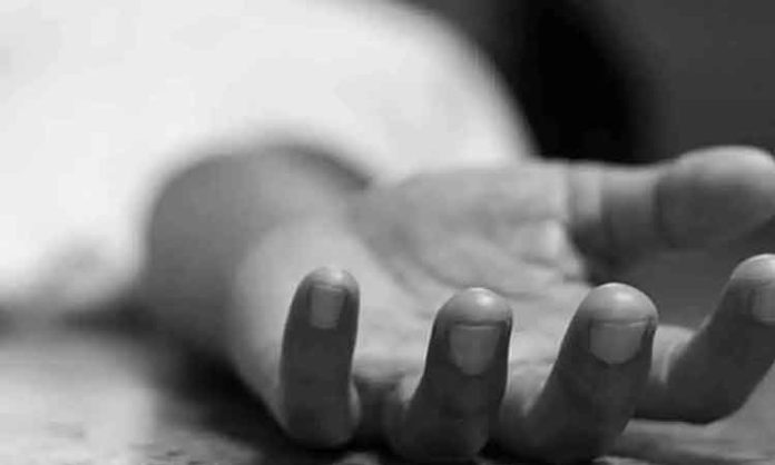 Couple ends life in Jangaon