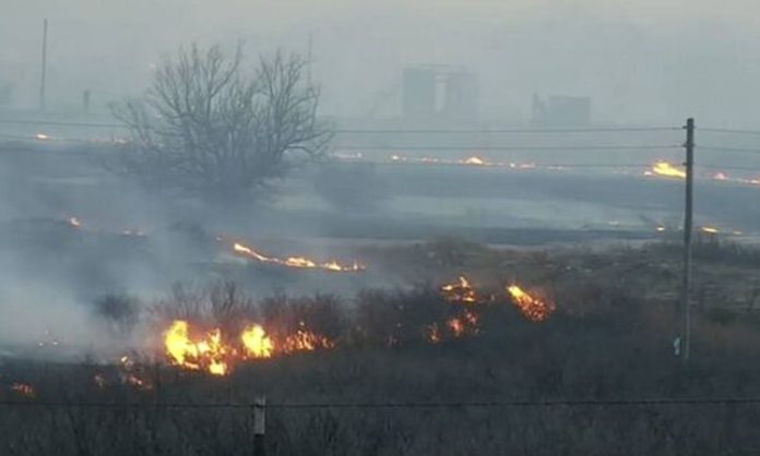 Massive fire burning in Texas