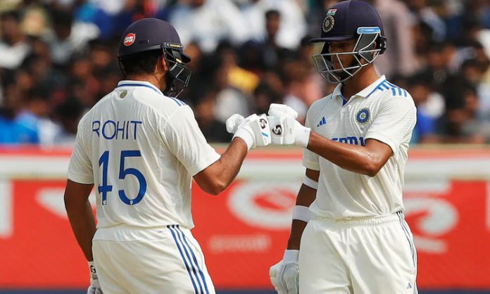 IND vs ENG 4th Test: India stumps at 40/0 in 2nd Innings