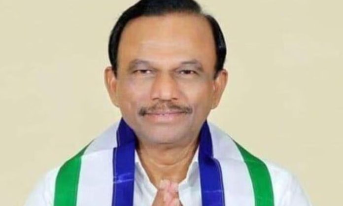 MP Magunta Srinivasulu Reddy resigned from YSRCP