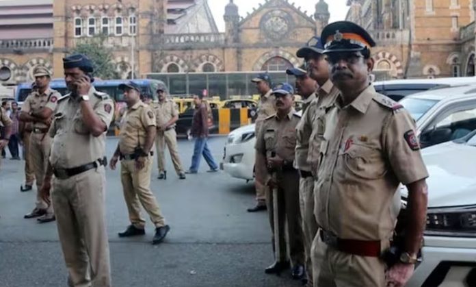 Bomb threats in Mumbai