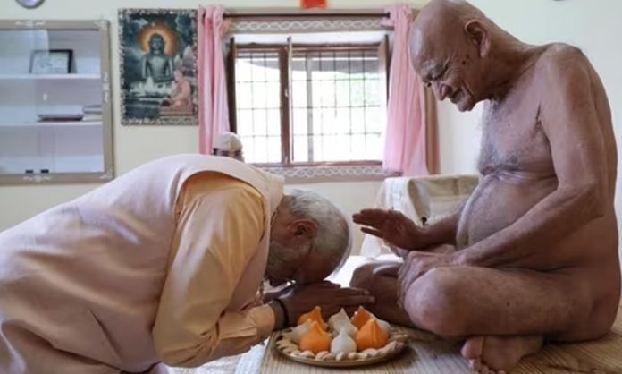 Jain muni Acharya Vidyasagar Maharaj passes away