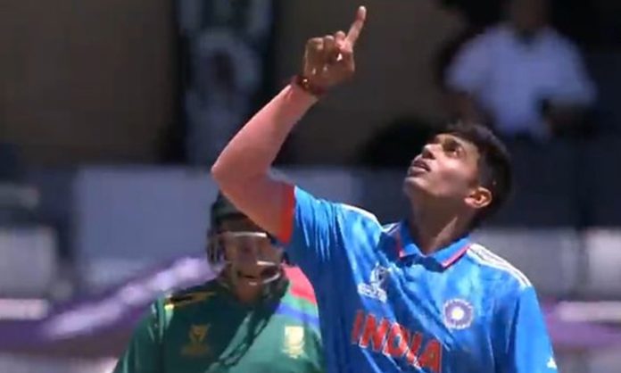 South Africa loss 2 wickets in U19 world cup