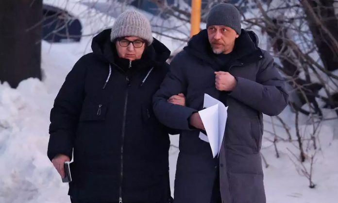 Navalny's mother files lawsuit with Russian court for son's body