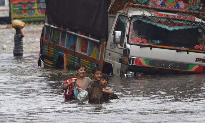 37 people died due to heavy rains in Pakistan