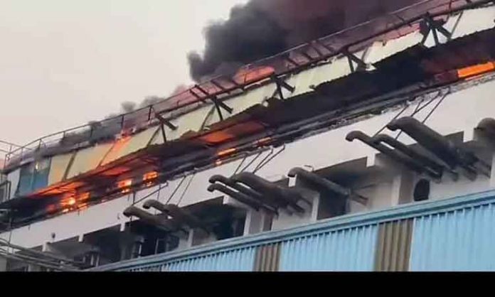 Huge fire accident in Hyderabad factory