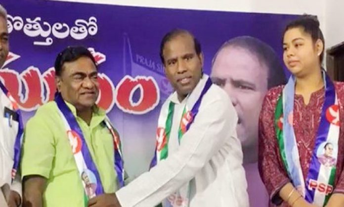 Former MLA Babu Mohan joined Praja Shanthi Party