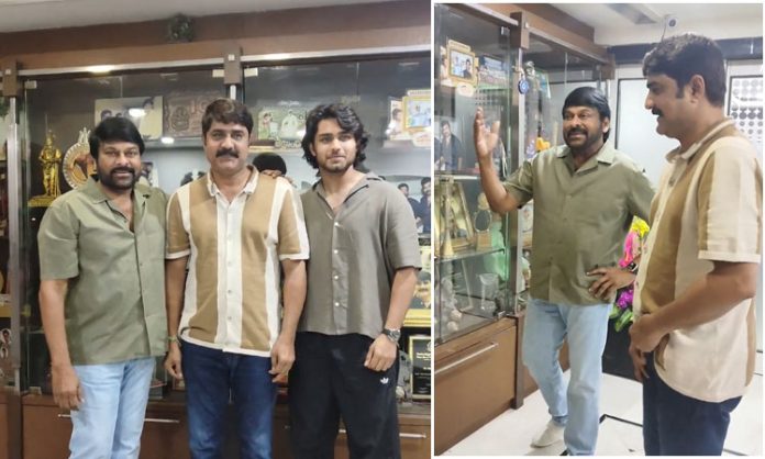 MegaStar Chiranjeevi visited Actor Srikanth home