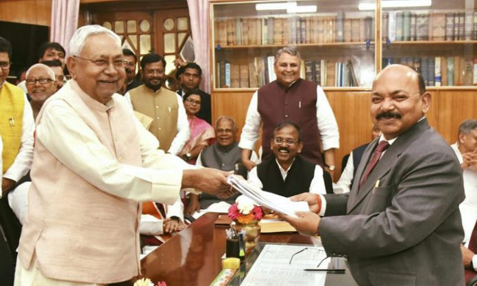 Nitish filed nomination for Legislative Council elections