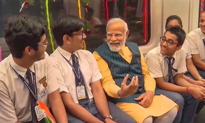 PM Modi Inaugurates India's First Underwater Metro in Kolkata