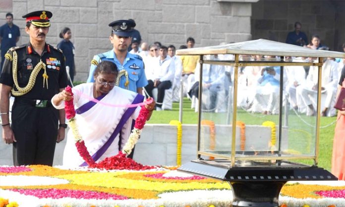 President of India pays tribute to Mahatma Gandhi in Mauritius