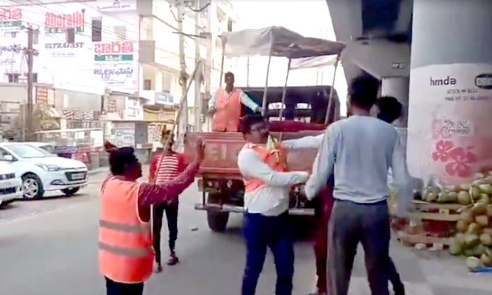 GHMC Officials Attacked with Stones by Coconut trader