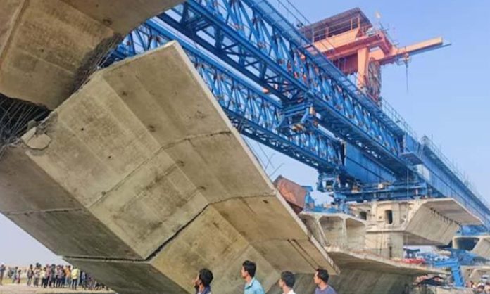 Collapsed bridge in Bihar