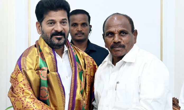 BRS MLA Kale Yadaiah meet CM Revanth Reddy