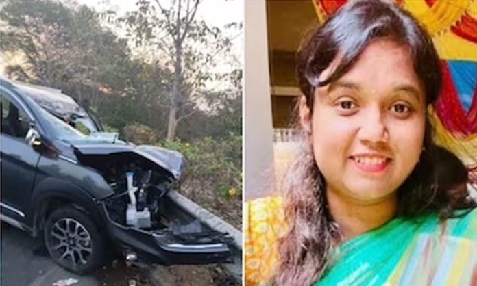Lasya Nandita's car collided tipper