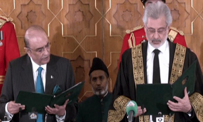 Zardari sworn in as 14th President of Pakistan