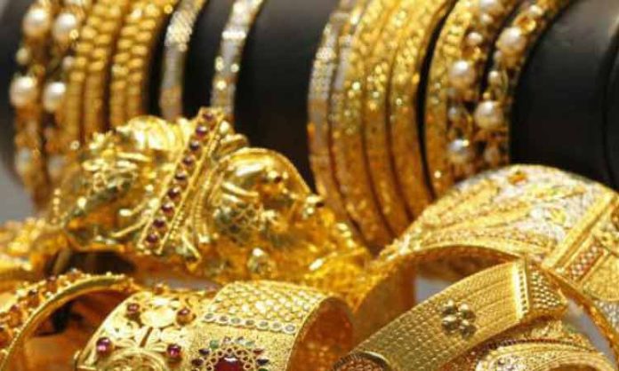 Gold rate Rs 72000 per 10 grams in delhi