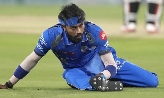 Hardik pandya playing in Mumbai Indians