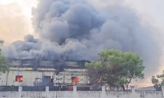 Massive Fire Break Out In Alvin Pharma Company