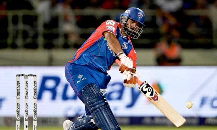 Pant becomes first indian player to hit 3000 runs in IPL