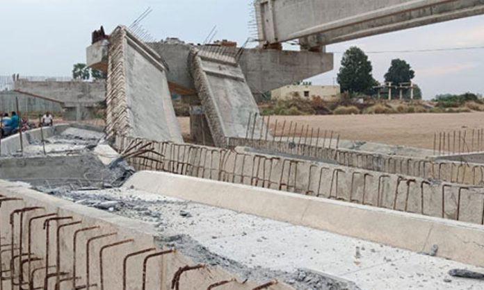 Under Construction Bridge collapsed in Peddapalli