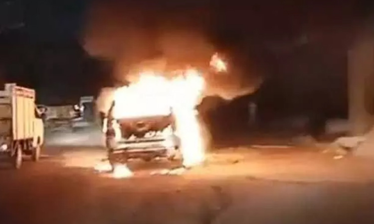 car caught fire in Rajendranagar