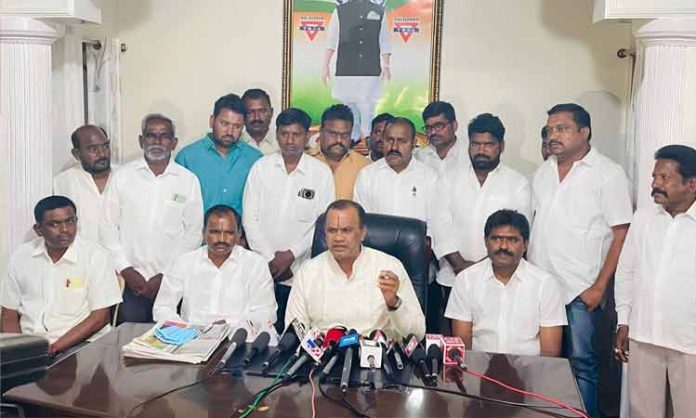 Minister Komatireddy Venkat Reddy media conference in Nalgonda