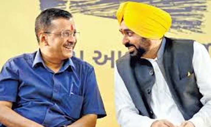 Punjab CM meets Kejriwal