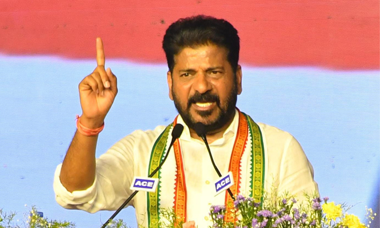 CM Revanth Reddy Fires on KCR In Warangal